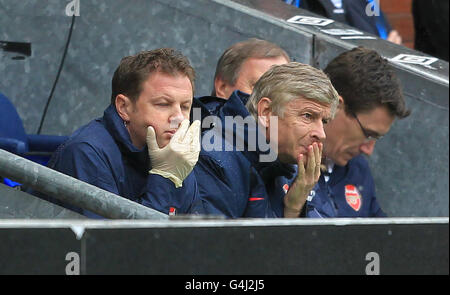 Fußball - Barclays Premier League - Blackburn Rovers gegen Arsenal - Ewood Park. Arsenal-Manager Arsene Wenger reagiert auf die Touchline. Stockfoto