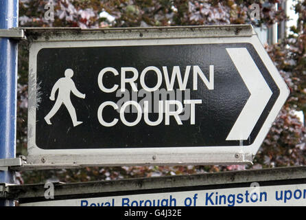 Schild in der Nähe des Kingston Crown Court. (Kingston-upon-Thames). Stockfoto