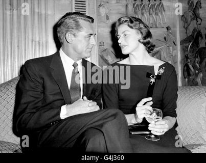 INGRID BERGMAN MIT CARY GRANT Stockfoto