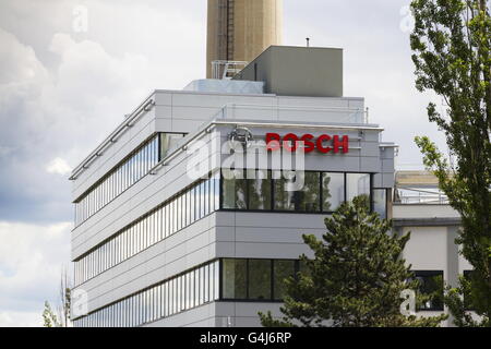 Bosch-Logo auf dem Gebäude der neuen tschechischen zentrale am 18. Juni 2016 in Prag, Tschechien. Stockfoto