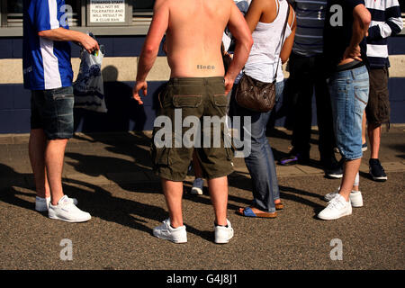 Fußball - Npower Football League Championship - Millwall V Burnley - The Den Stockfoto