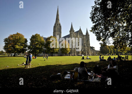 Herbst Wetter 2011 - schließen die Kathedrale von Salisbury Stockfoto