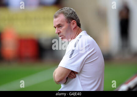 Chesterfields Manager John Sheridan während des Spiels der Npower Football League One im Londoner Valley. Stockfoto