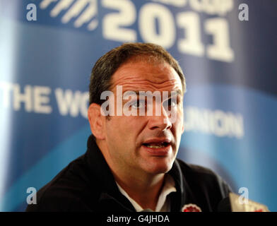 Rugby Union - Rugby-Weltmeisterschaft 2011 - Pool B - England gegen Schottland - Ankündigung des englischen Teams - The Hermitage Hotel. England-Trainer Martin Johnson während der Teamankündigung im Hermitage Hotel, Auckland, Neuseeland. Stockfoto