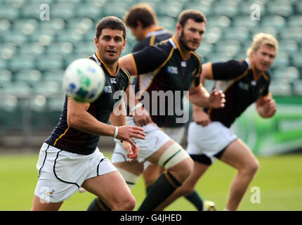 Der Südafrikaner Morne Steyn während des Kapitänslaufs im North Shore Stadium, Auckland, Neuseeland. Stockfoto