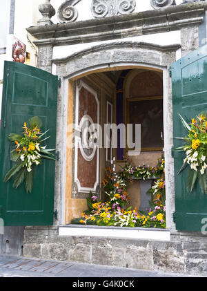 dh Ribeira Grande SAO MIGUEL ISLAND Azoren Straße Schrein Dekoration Remeiros Wallfahrt Stockfoto