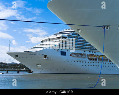 Dh Kreuzfahrtschiffe im Hafen Karibik Kreuzfahrt Schiffe Bögen Costa Favolosa Kreuzfahrten günstig Schiff Stockfoto