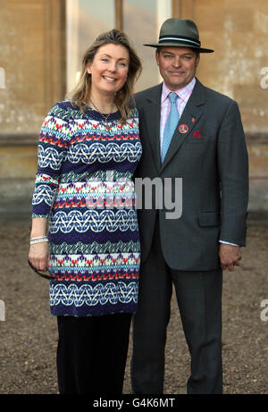 Der Graf und die Gräfin von Carnarvon veranstalten eine Heroes at Highclere Charity-Auktion für Streitkräfte im Highclere Castle in der Nähe von Newbury, dem Schauplatz des TV-Drama Downton Abbey, zur Unterstützung der Charity Help for Heroes der Streitkräfte. Stockfoto