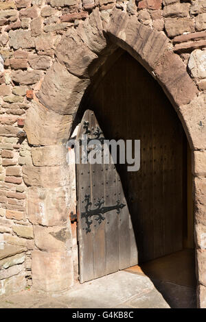 UK, Herefordshire, Leominster, Church Street, Forbury Kapelle, alten ehemaligen Konventsgebäude Tür Stockfoto