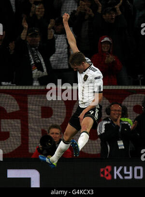 Fußball - UEFA Euro 2012 - Qualifikation - Gruppe A - Deutschland / Belgien - ESPRIT Arena Stockfoto