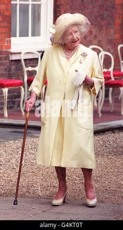 QUEEN MUM/British Legion Stockfoto