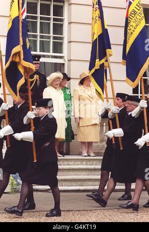 QUEEN MUM/British Legion Stockfoto