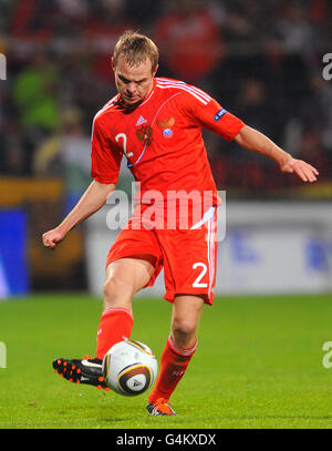 Fußball - UEFA Euro 2012 - Gruppe B - Slowakei / Russland - Pod Dubnon. Alexander Anjukow, Russland Stockfoto