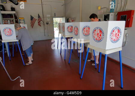 Ventura County, California Bürger entpuppen, Abstimmung Stockfoto