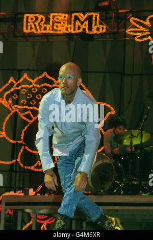 Glastonbury/REM-Stipe Stockfoto