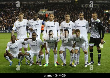 Tottenham Hotspur-Teamgruppe (hintere Reihe von links nach rechts) Roman Pavlyuchenko, Sebastien Bassong, Jake Livermore, Kyle Walker, Sandro, Heurelho Gomes. (Vordere Reihe von links nach rechts) Jermain Defoe, Danny Rose, Aaron Lennon, Giovani Dos Santos und Thomas Carroll Stockfoto