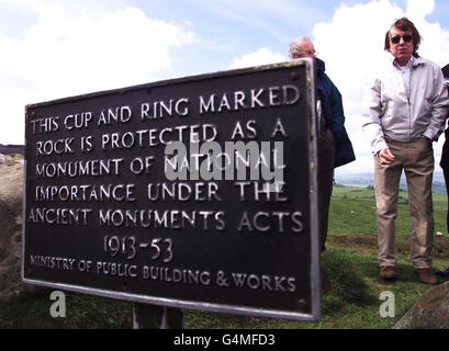 Rock-Legende Bill Wyman startet die English Heritage Prehistoric Rock Art Survey in Lordenshaw, Northumberland. * Rolling Stones Gitarrist Stockfoto