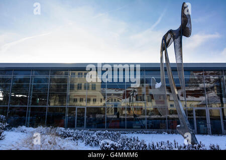 Deutsche Werkstätten Hellerau: neue Produktionsstätte und Reflexion der alten Fabrik, Deutschland, Sachsen, Sachsen, Dresden Stockfoto