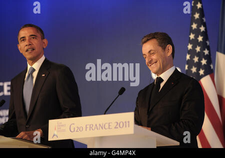 US-Präsident Barack Obama und sein französischer Amtskollege Nicolas Sarkozy halten vor dem Beginn des G20-Gipfels der Staats- und Regierungschefs in Cannes eine gemeinsame Pressekonferenz ab. Stockfoto