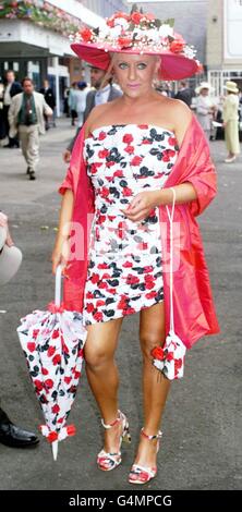 Royal Ascot/Tag Damenmode Stockfoto