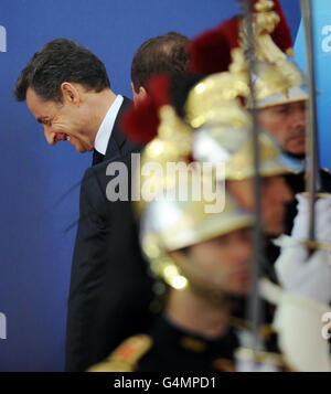 Der französische Präsident Nicolas Sarkozy bereitet sich darauf vor, die Staats- und Regierungschefs auf dem G20-Gipfel in Cannes, Frankreich, willkommen zu heißen. Stockfoto