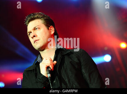 Kasabian treten in der Ulster Hall in Belfast vor den MTV EMA's auf. Stockfoto