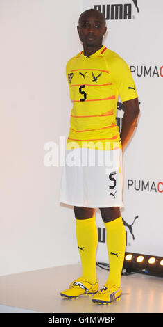 Togos Serge Akakpo während der Präsentation des PUMA African Football Trikots im Design Museum, London. DRÜCKEN SIE VERBANDSFOTO. Bilddatum: Montag, 7. November 2011. Der Bildnachweis sollte lauten: Dominic Lipinski/PA Wire. Stockfoto