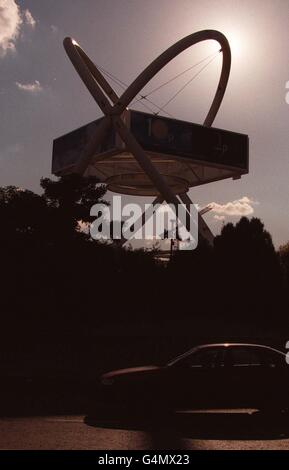 Skulptur/Wandsworth Brücke Stockfoto