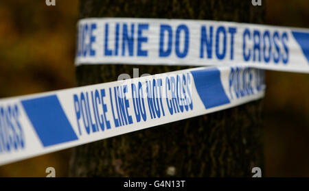 Eine allgemeine Ansicht der Polizeikassette an einem Tatort in Manchester.