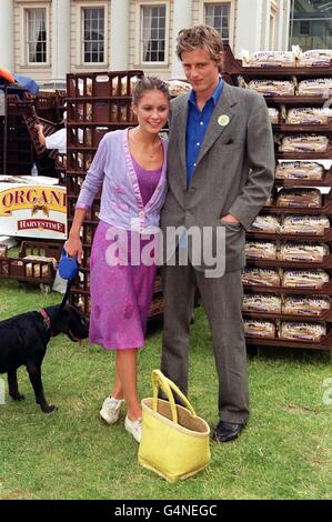 Picknick/Zac Goldsmith & Frau Stockfoto