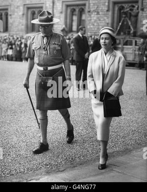 Bräuche und Traditionen - jährliche nationale Pfadfinder Service - Windsor Castle Stockfoto