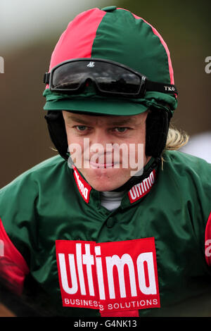 Pferderennen - Towcester Racecourse. Robert Thornton, Jockey Stockfoto