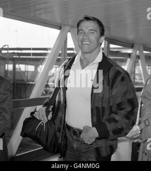 Film - Arnold Schwarzenegger - Heathrow Flughafen Stockfoto