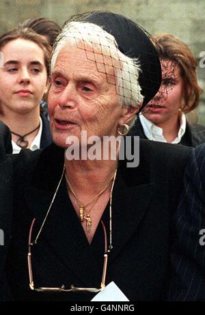 Die Witwe des Tierarztes und Autors James Herriot, Joan Wight Joan Wight starb im Alter von 80 Jahren am 14/7/99. * Dieses Bild ist ein Pull-up von 262664-2 Stockfoto