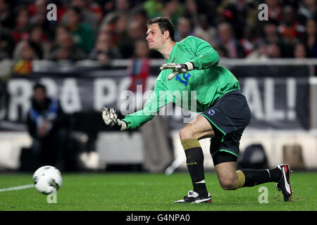 Fußball - UEFA Euro 2012 - Qualifikation - Play Off - zweite Etappe - Portugal gegen Bosnien-Herzegowina - Estadio da Luz. Asmir Begovic, Torhüter in Bosnien-Herzegowina Stockfoto