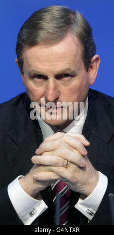 Taoiseach Enda Kenny während einer Pressekonferenz zur Schaffung von Arbeitsplätzen in Regierungsgebäuden in Dublin. Stockfoto