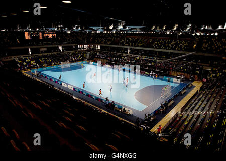 Olympische Spiele - London Handball Cup und 2012 Testveranstaltungen - erster Tag - Olympic Park. Ein allgemeiner Blick auf die Handballarena Stockfoto