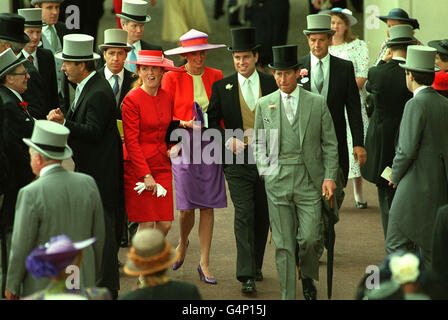 Die jungen Royals kommen massenweise in Royal Ascot L-R an: Viscount Linley, die Herzogin von York, die Prinzessin von Wales, der Herzog von York und der Prinz von Wales. Stockfoto