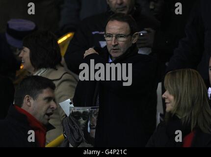 Der neu ernannte Sunderland-Manager Martin O'Neill kommt an die Tribüne Stockfoto