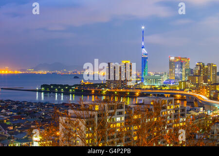 Blick auf die Skyline der Hakata in Fukuoka, Japan. Stockfoto