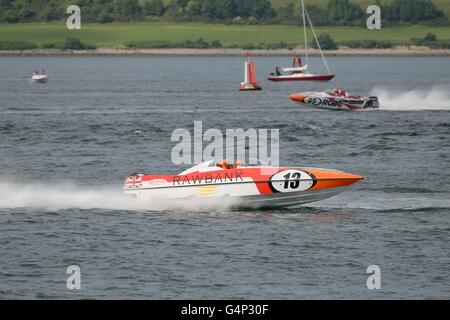 18. Juni 2016. Greenock, Inverclyde, Schottland, Großbritannien. Der P1 schottische Grand Prix des Meeres, kam nach Greenock zum ersten Mal und begeistert Zuschauer mit Motorboote, Jetskis und Hydroflight in einem zwei-Tages-Event. Alamy Live-Nachrichten Stockfoto