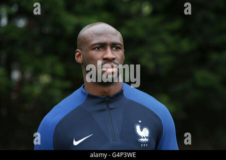 Lille, Frankreich. 18. Juni 2016. Die französische Fußball-Nationalmannschaft üben Sie vor ihrem nächsten European Football Championship Spiel. Eliaquim Mangala © Aktion Plus Sport/Alamy Live-Nachrichten Stockfoto