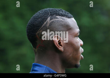 Lille, Frankreich. 18. Juni 2016. Die französische Fußball-Nationalmannschaft üben Sie vor ihrem nächsten European Football Championship Spiel. Paul Pogba © Aktion Plus Sport/Alamy Live-Nachrichten Stockfoto