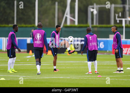 Lille, Frankreich. 18. Juni 2016. Die französische Fußball-Nationalmannschaft üben Sie vor ihrem nächsten European Football Championship Spiel. Anthony Martial © Aktion Plus Sport/Alamy Live-Nachrichten Stockfoto