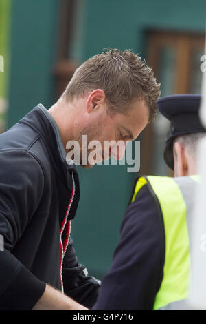 Wimbledon London, UK. 19. Juni 2016. Ehemalige Wimbledon und uns Open Champion Leyton Hewitt kommt bei den All England Club für die Praxis vor den 2016 Wimbledon Tennis Championships Credit: Amer Ghazzal/Alamy Live-Nachrichten Stockfoto