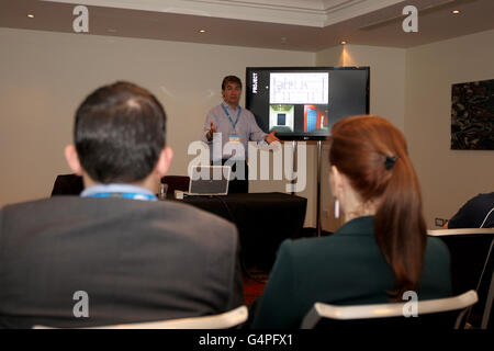 Volkstümlicher Senior Associate Francois Clement am zweiten Tag der Rugby Expo in Twickenham Stockfoto