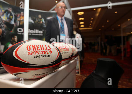 Rugby Expo 2011, Erster Tag, Twickenham. Die O'Neills Sportswear steht am ersten Tag der Rugby Expo 2011 Stockfoto