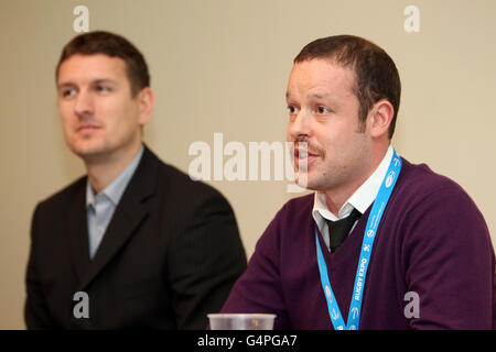 Rugby Expo 2011, Erster Tag, Twickenham. Tom Chick von der IRB hält einen Vortrag Stockfoto