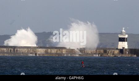 Schiff sinkt in der irischen See Stockfoto