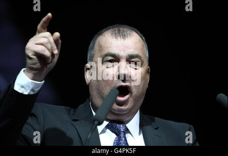 Der Generalsekretär der TUC Brendan Barber spricht heute bei einer Arbeiterversammlung im öffentlichen Sektor im NIA Birmingham. Stockfoto